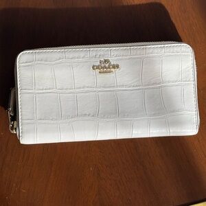 Coach Accordion Zip Wallet In Croc Embossed Leather